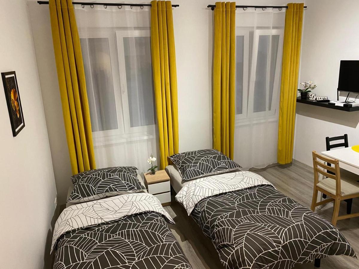 Apartament Przy Rynku Kambar Apartment Boleslawiec  Exterior photo